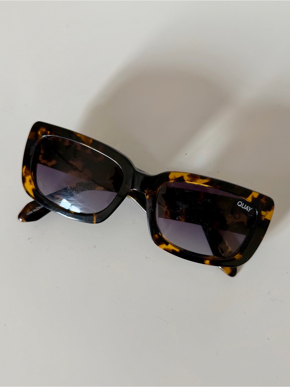 quay women's oversized tortoiseshell cat eye sunglasses